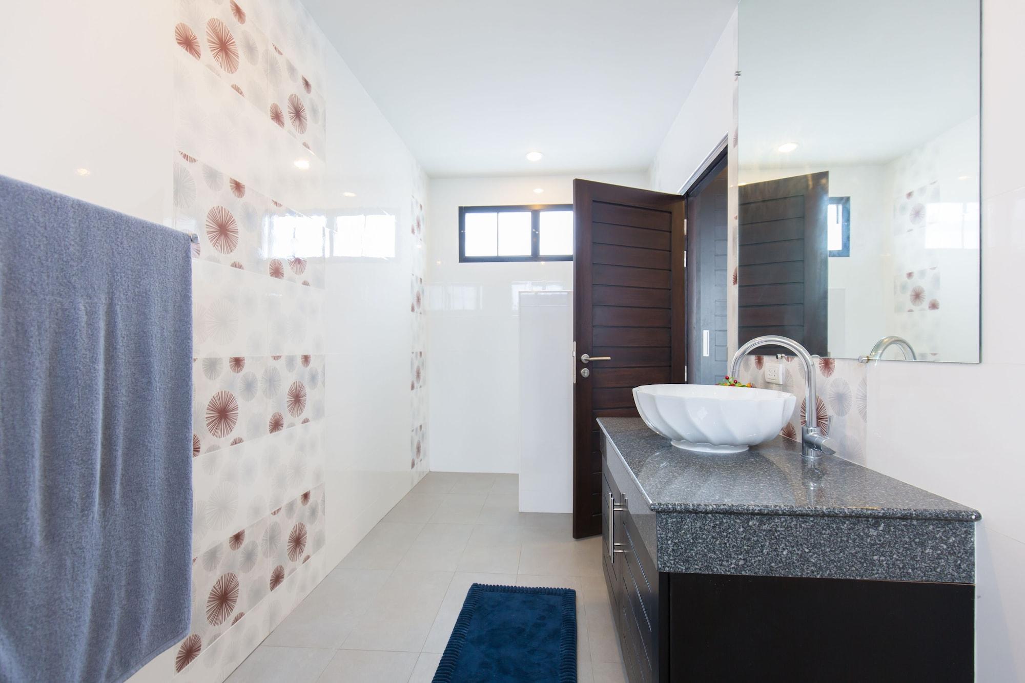 Clos Vougeot Villa By G Estate Rawai Luaran gambar